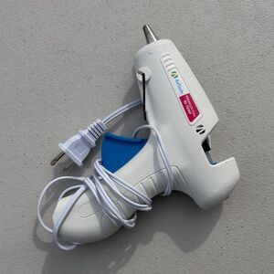 AdTech Mini High-Temp Hot Glue Gun in White & Blue